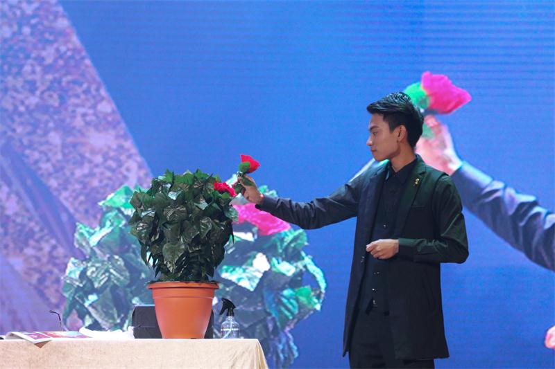 表演 (4)
