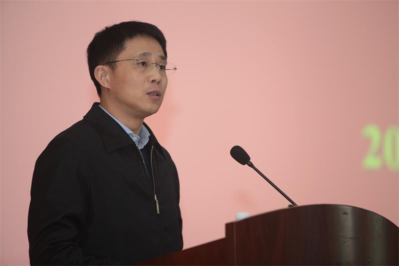 成洪波