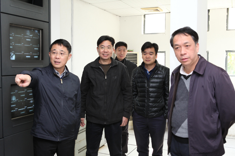 教师村视察